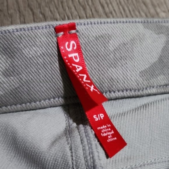 Super soft SPANX light camo Jean-ish Leggings - Picture 5 of 6